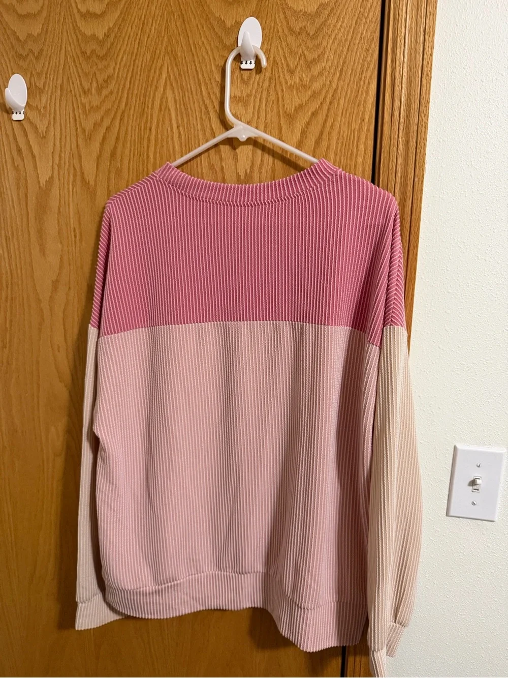 Source Unknown Pink & Cream Colorblock Crewneck Sweater
